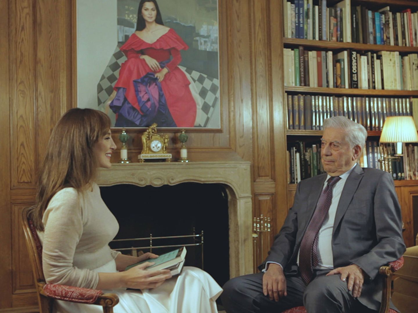 Tamara Falcó y Mario Vargas Llosa en un momento de la entrevista.(Vanity Fair)