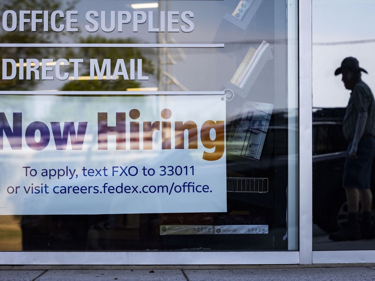Foto: El empleo se mantiene fuerte en EEUU. (EFE/EPA/Jim Lo Scalzo)
