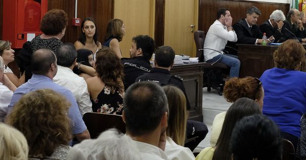 Foto: Momento en el que un jurado popular declaró no culpable al acusado por el crimen de Almonte | EFE Julián Pérez