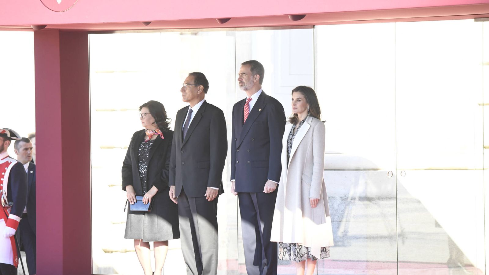 Foto: Los Reyes presiden el recibimiento del presidente de Perú y su esposa. (Limited Pictures)