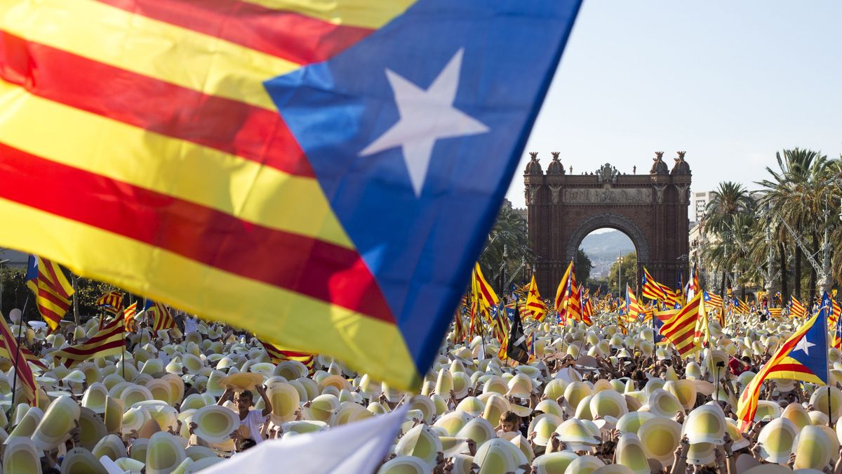 Cataluña no convence a las empresas: repite como la comunidad que más firmas pierde