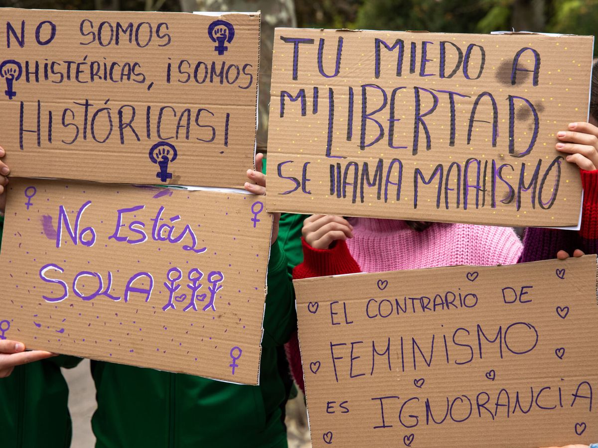 Foto: Concentración contra la violencia sexual. (EFE/Raquel Manzanares)