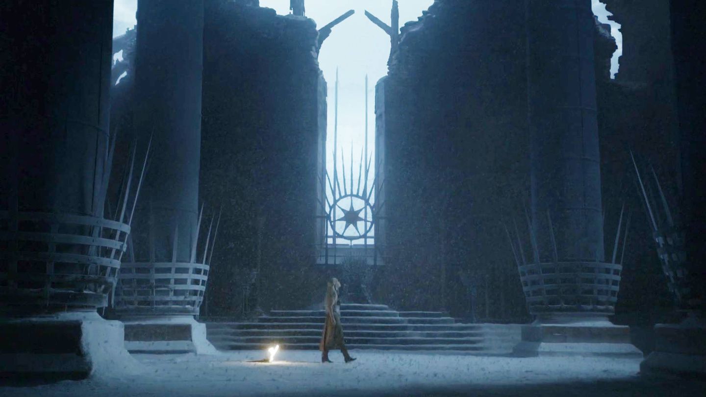 Daenerys, en la sala en la que se encuentra el Trono de Hierro. (HBO)