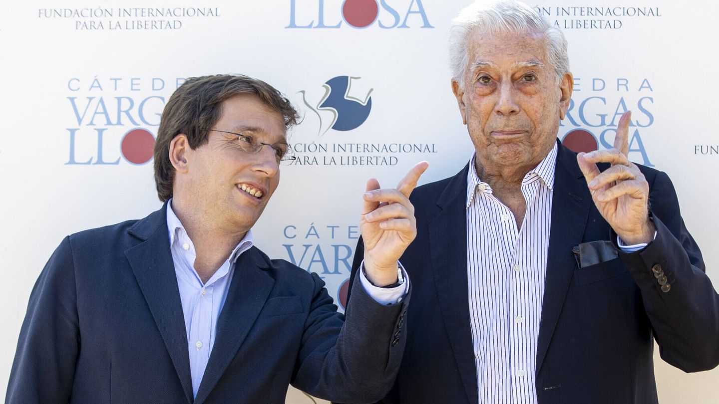 Mario Vargas Llosa y Jose Luis Martinez Almeida. (Gtres)