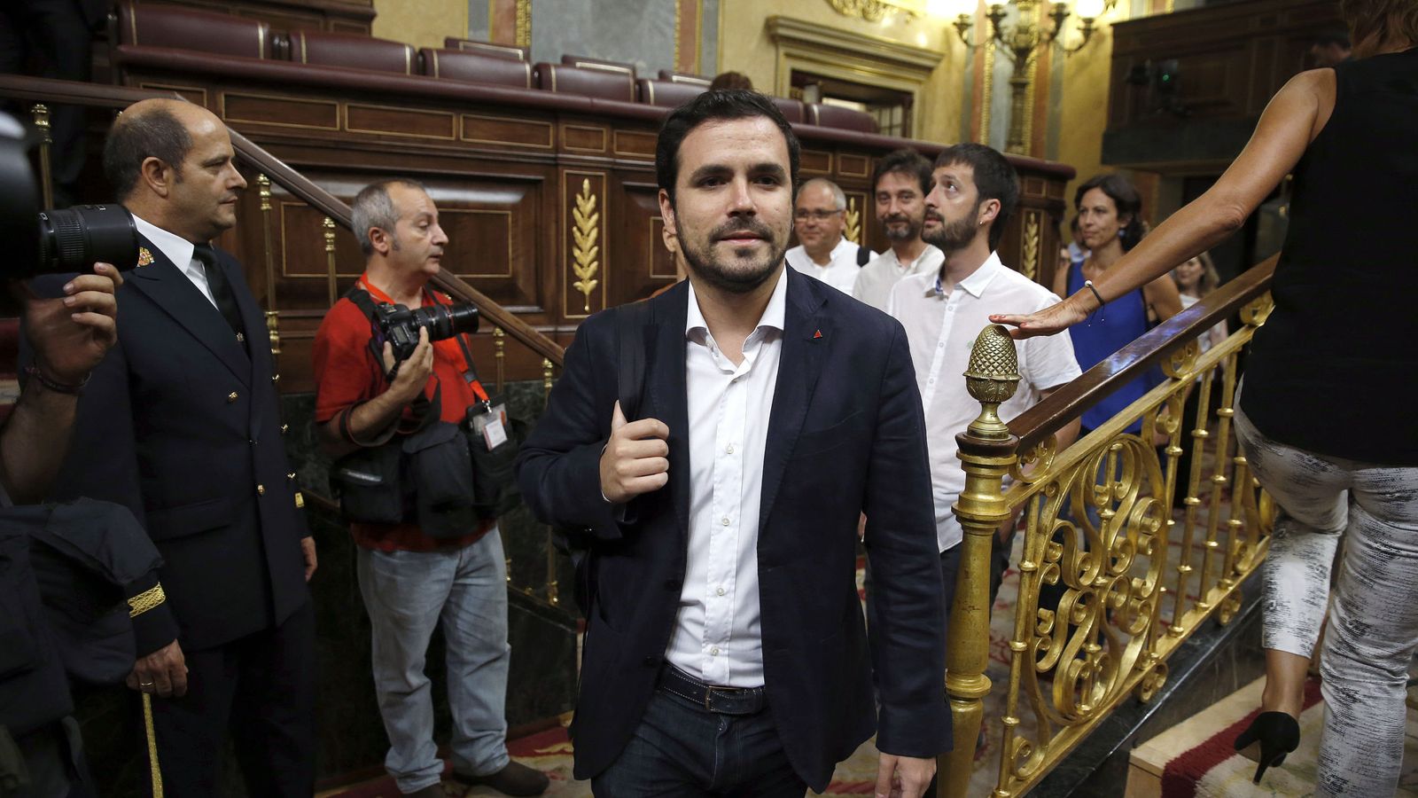 Foto: El lider de Izquierda Unida, Alberto Garzón, a su llegada al hemicíclo del Congreso de los Diputados durante el debate de investidura. (EFE)