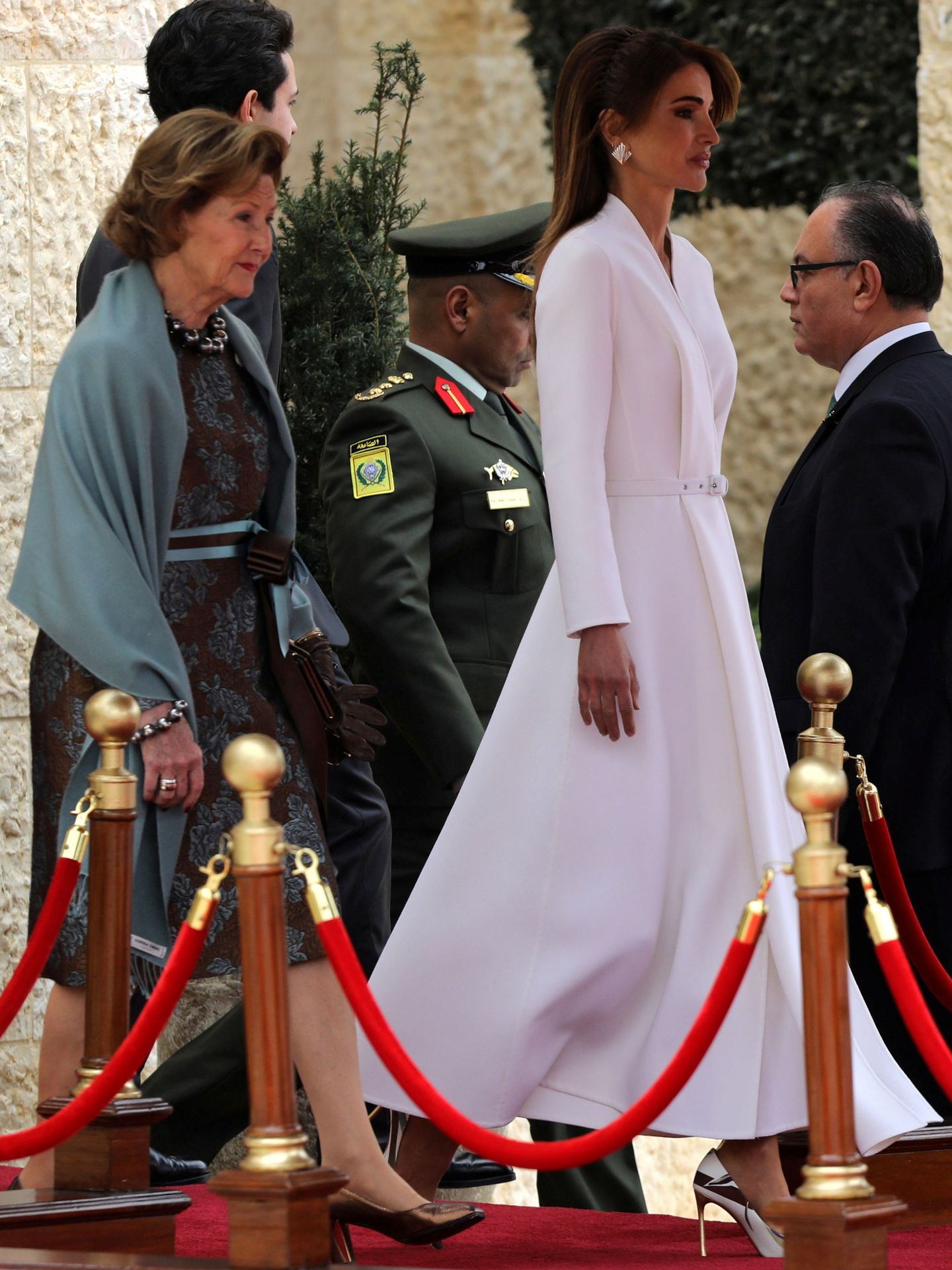 El look de la Reina. (Reuters)