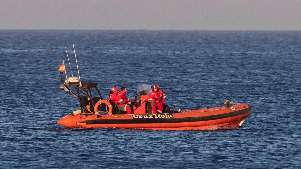 Encuentran restos del piloto fallecido tras caer al mar cerca de La Manga (Murcia)