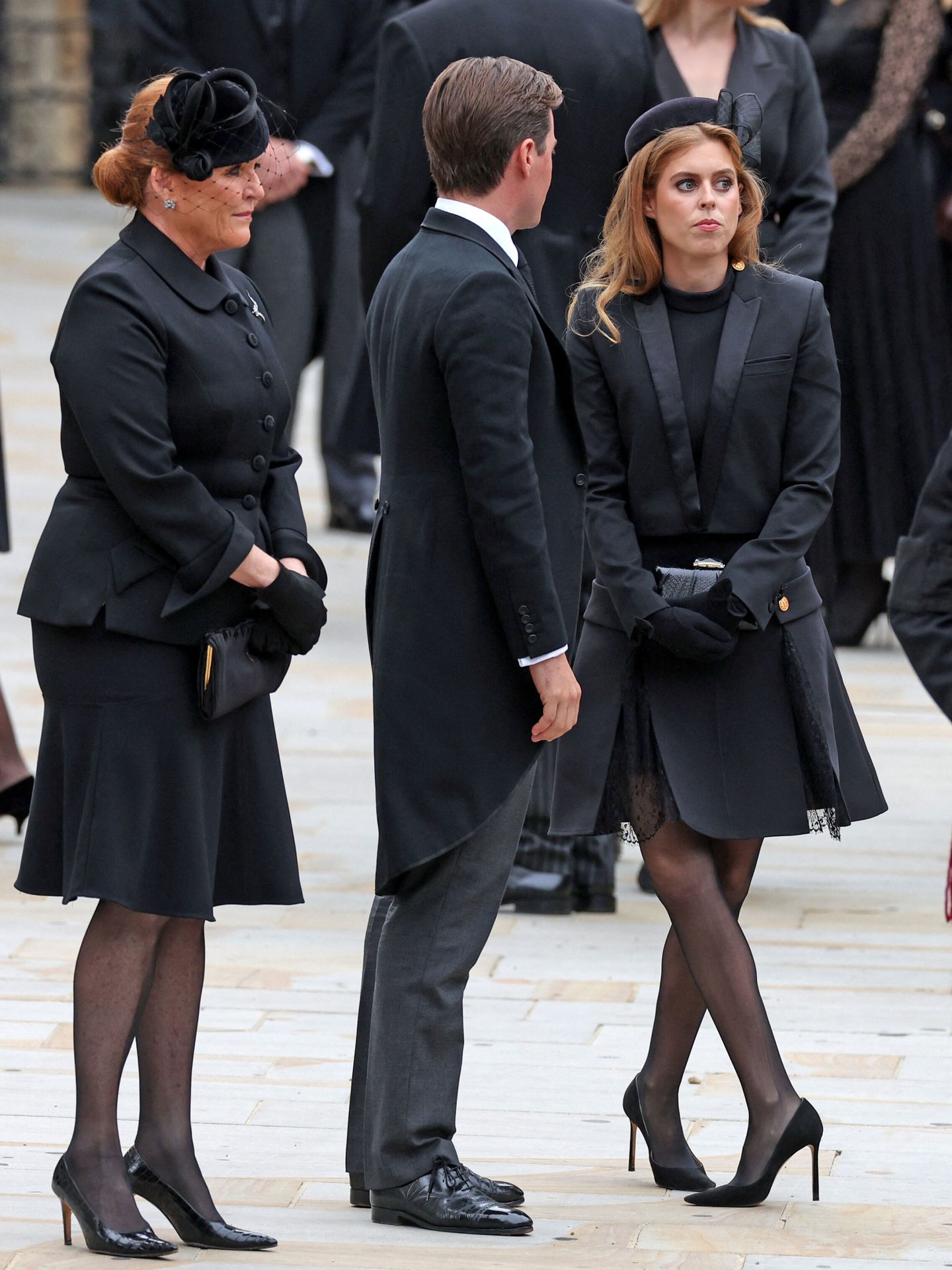 Sarah Ferguson, duquesa de York, junto a su hija y su yerno. (Reuters/Pool/Marc Aspland)