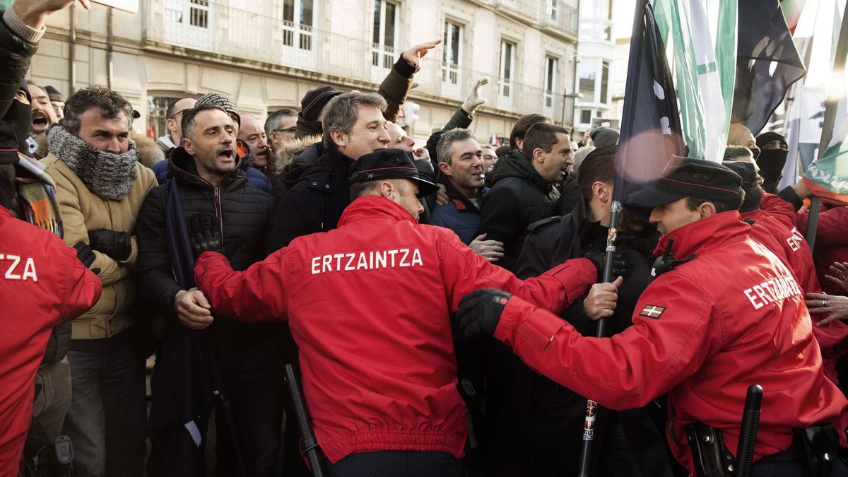 'Guerra' entre Ertzaintza y Gobierno vasco: Urkullu aplicará la 'ley mordaza' a los agentes