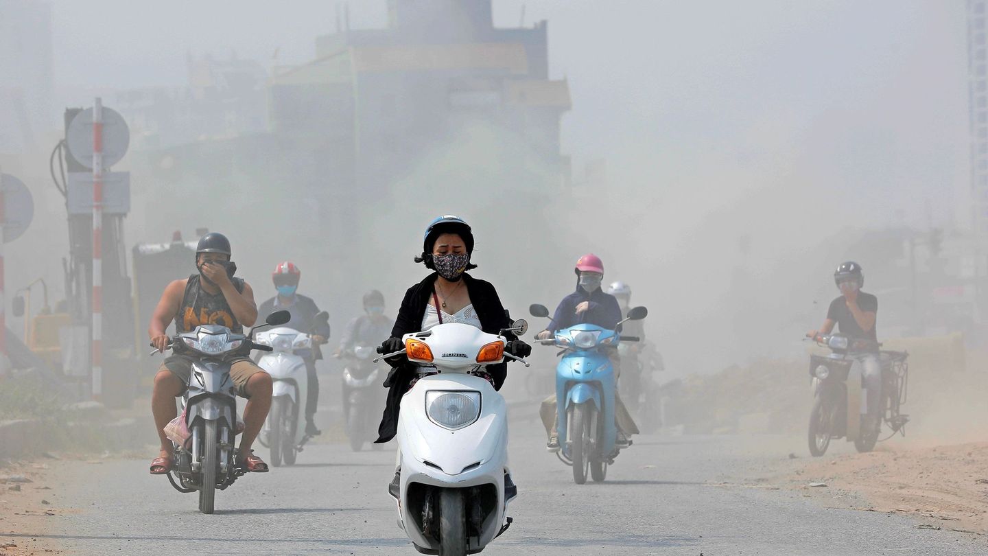 Conducir sin máscara en algunas ciudades es casi un suicidio (EFE/Minh Hoang)
