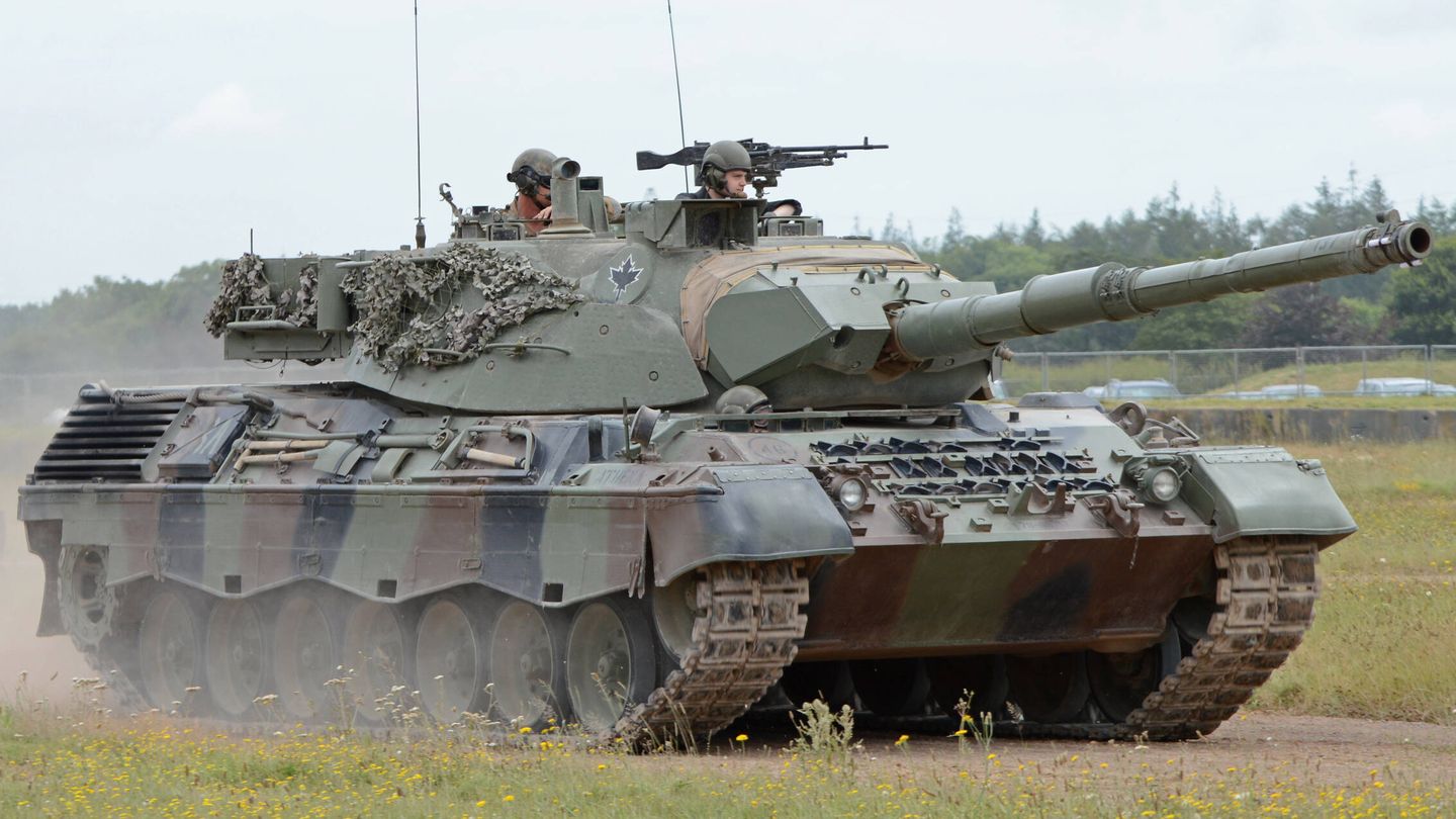 Leopard C2 canadiense, equivalente a la versión A5 alemana. (Alan Wilson)