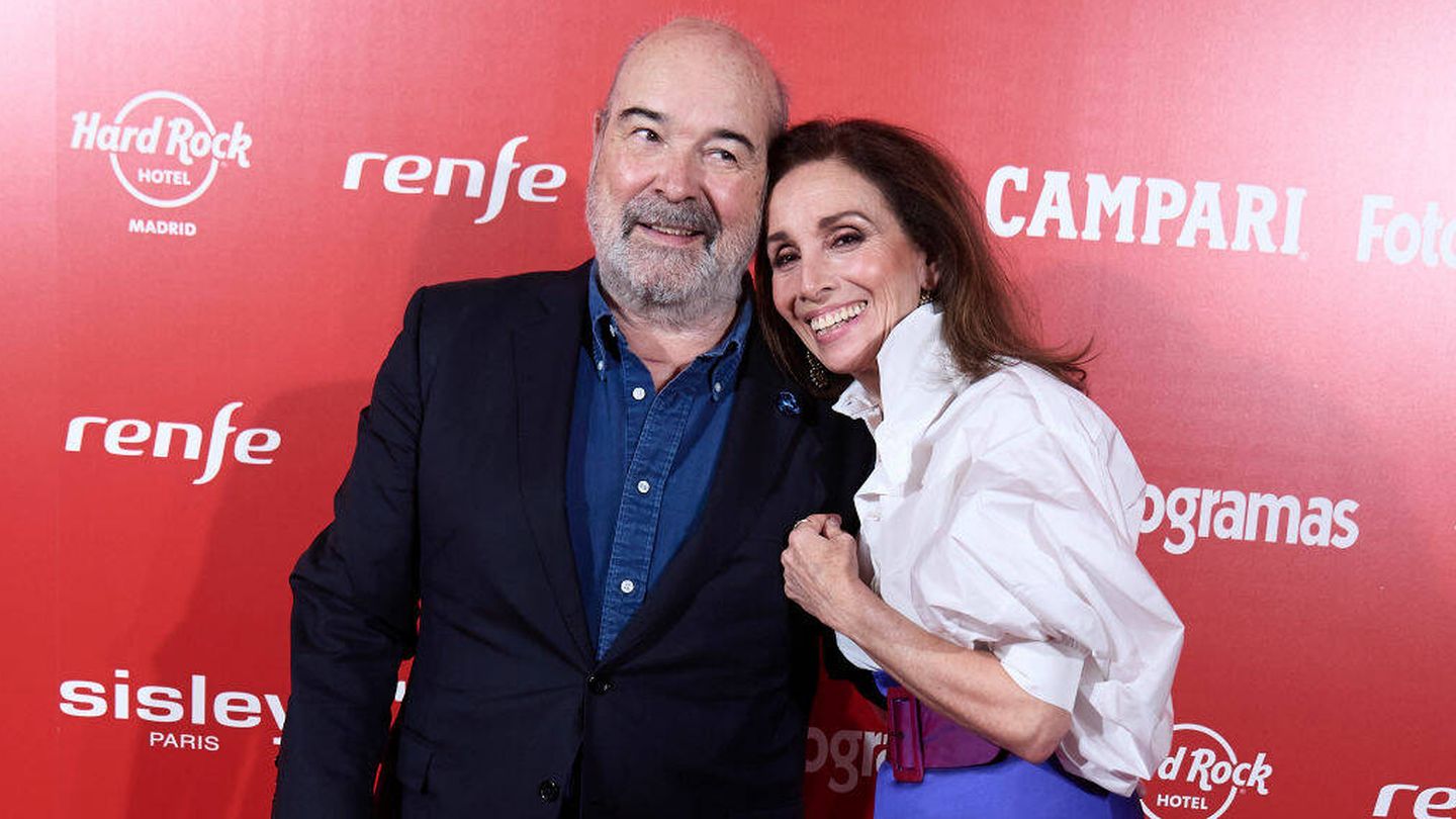 Resines abraza a Ana Belén en los Premios Fotogramas de Plata. (Getty/Carlos Álvarez)