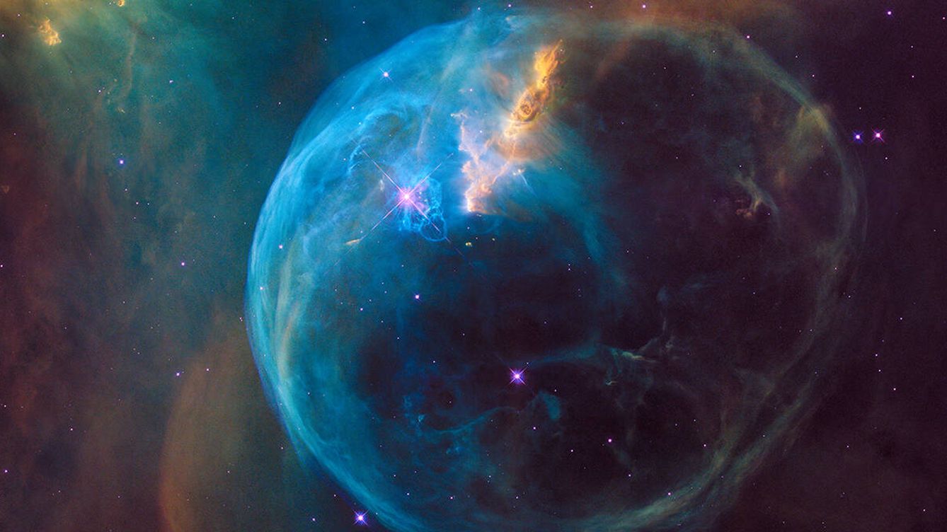 Foto: Imagen del telescopio Hubble de la llamada Nebulosa de la Burbuja o NGC 7635. (NASA - ESA)