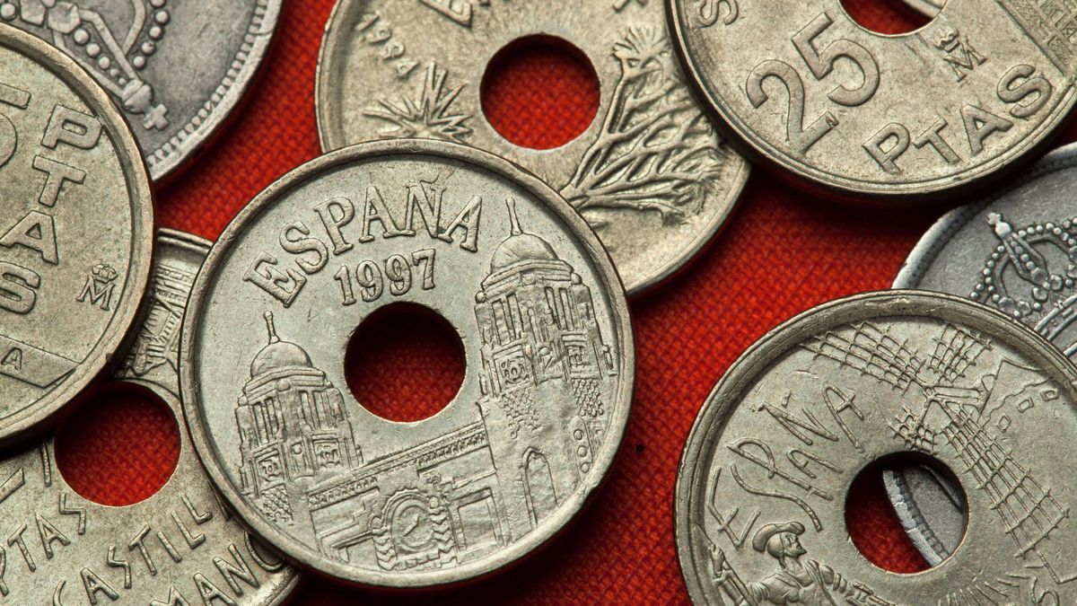 Por qué las monedas de 25 pesetas tenían un agujero y otras curiosidades numismáticas 