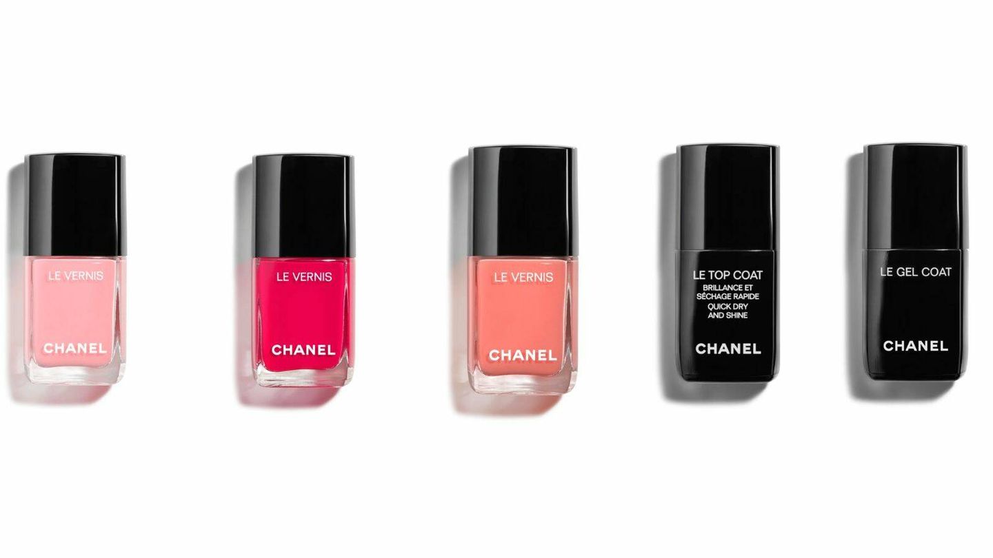 La fórmula para dar con el rosa exacto de la manicura de Margot Robbie incluía todas estas lacas de uñas de Chanel.