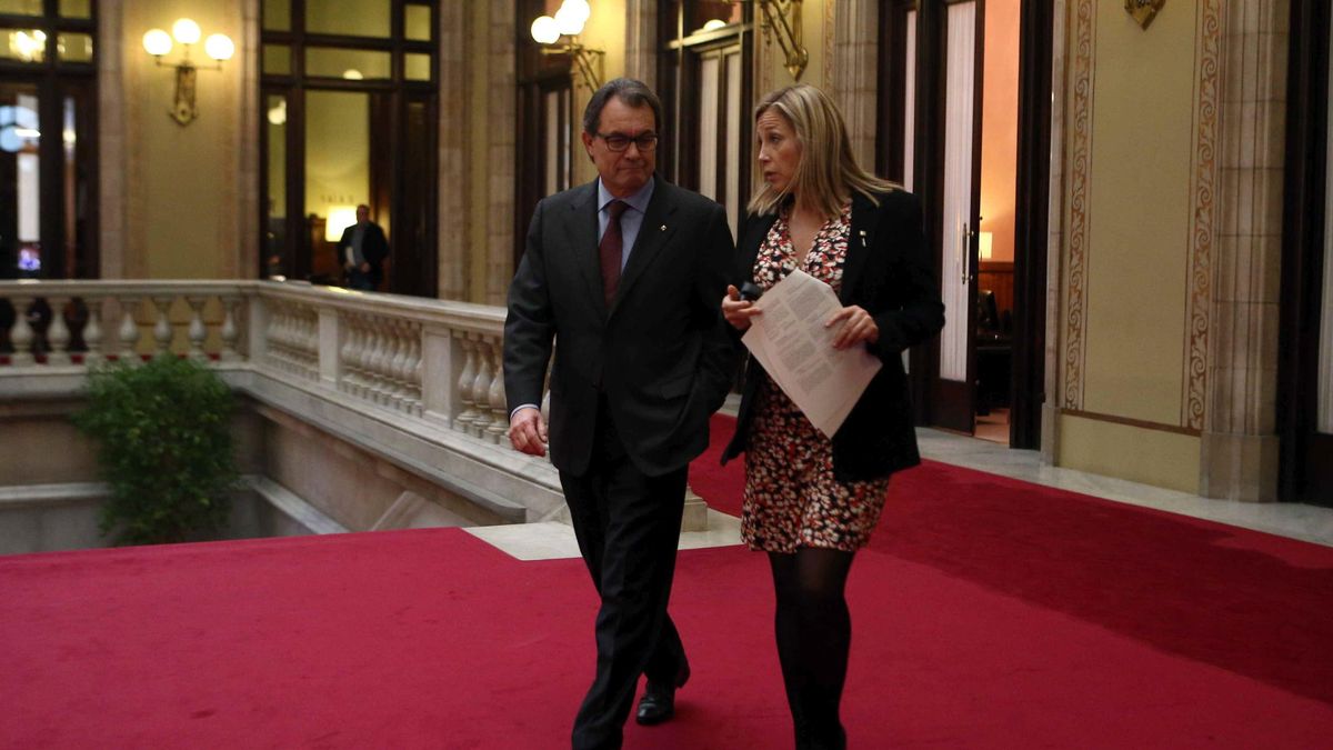 La Fiscalía mantiene la querella contra Mas por cuatro delitos por la consulta catalana