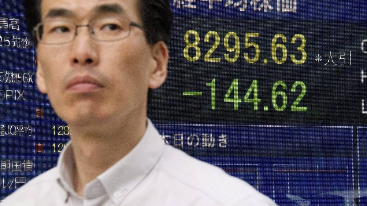 El Nikkei comienza la semana con una subida, aunque no recupera los 14.000