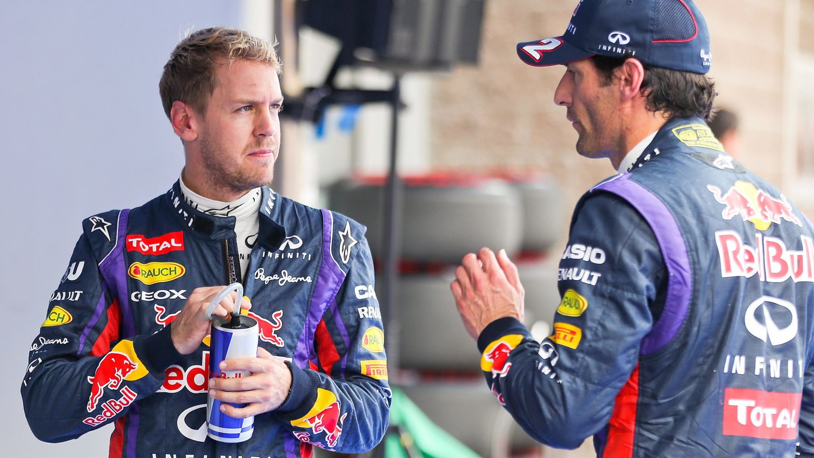 Foto: Sebastian Vettel y Mark Webber durante su etapa como compañeros (Efe)