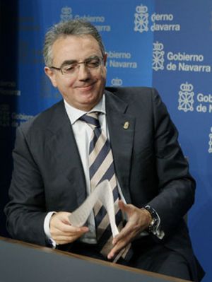 Zapatero cede ante las presiones de su partido: UPN gobernará en Navarra con la abstención del PSN