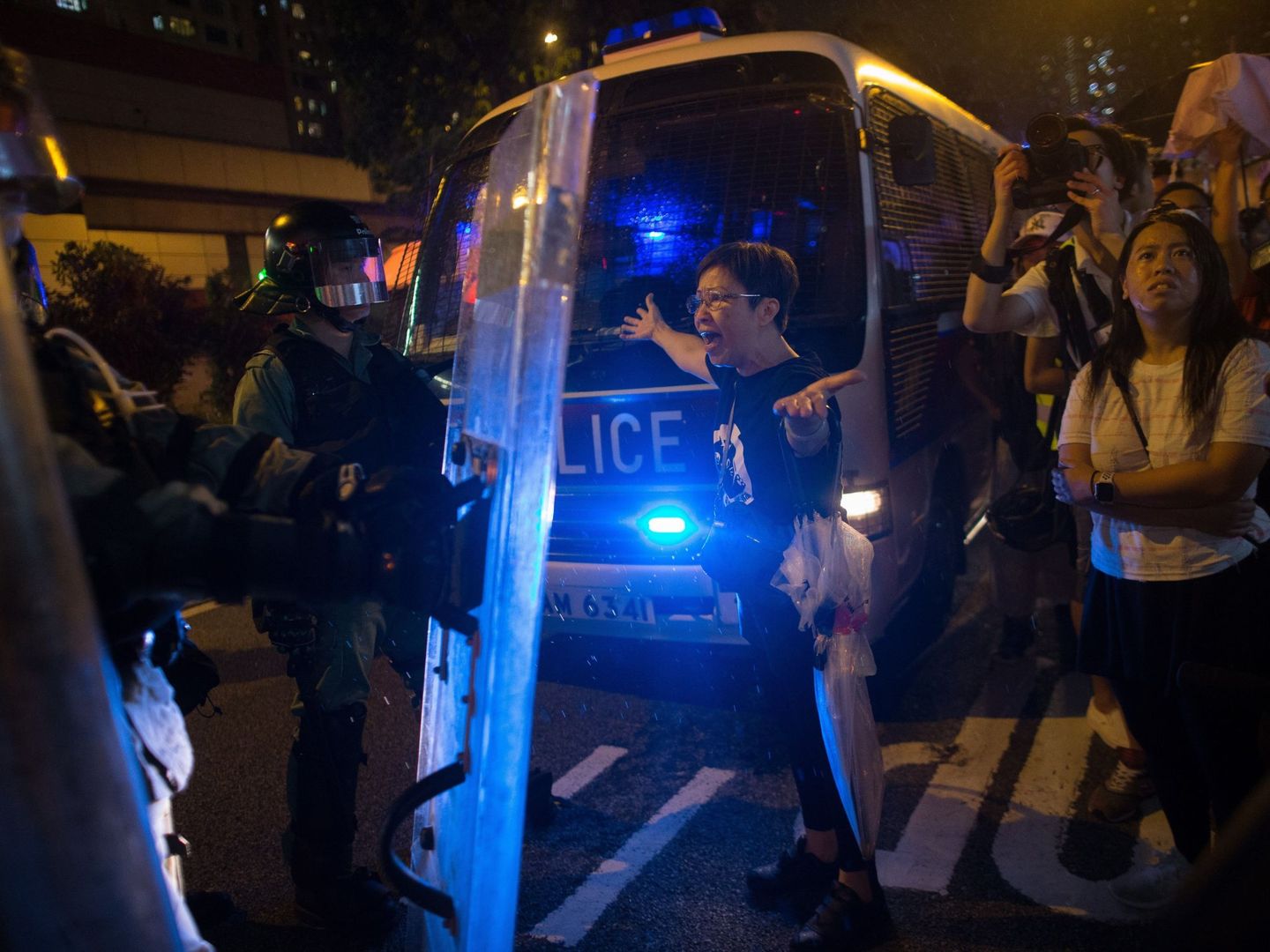 Enfrentamientos entre policía y manifestantes en Hong Kong. (Reuters)