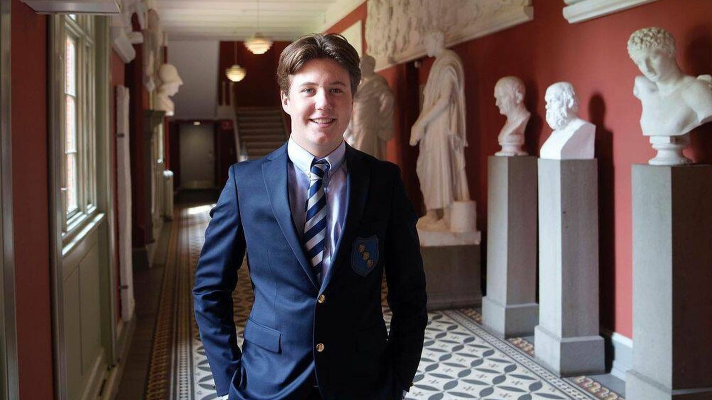 El príncipe Christian de Dinamarca, dentro del colegio. (RR.SS.)