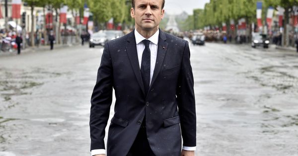 Foto: Emmanuel Macron a su llegada a una ceremonia en la Tumba del Soldado Desconocido, en París, el 14 de mayo de 2017. (Reuters)