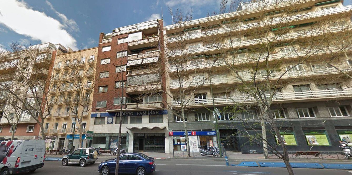 Fachada de una de las propiedades de Trillo en Madrid. (Google)