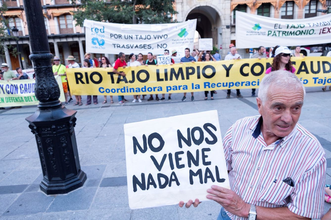 Protesta contra el trasvase Tajo-Segura, en una imagen de archivo. (EFE)