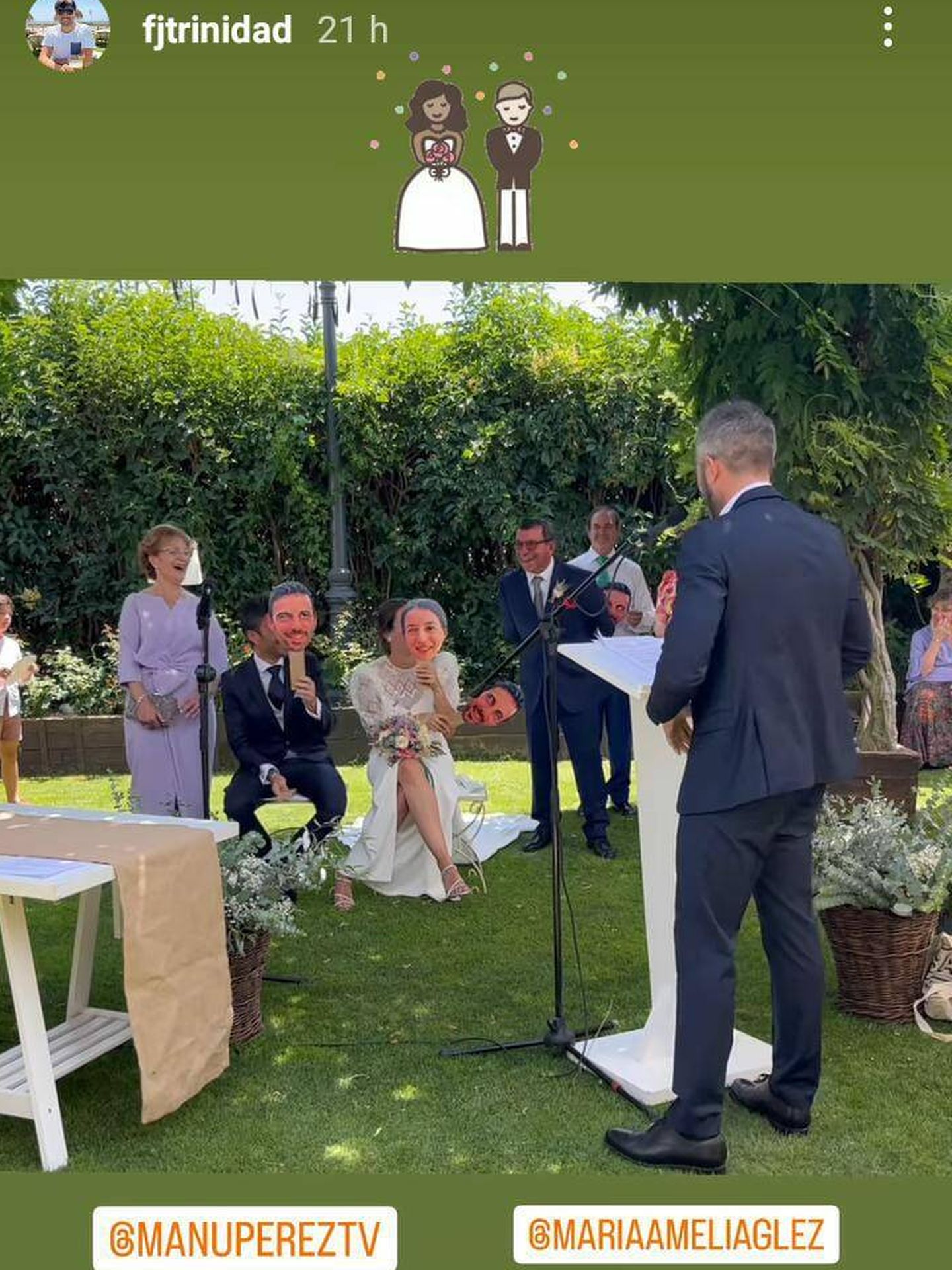 Roberto Leal ejerce como presentador en la boda de sus amigos, haciendo un cuestionario a los novios. (Instagram/@fjtrinidad)