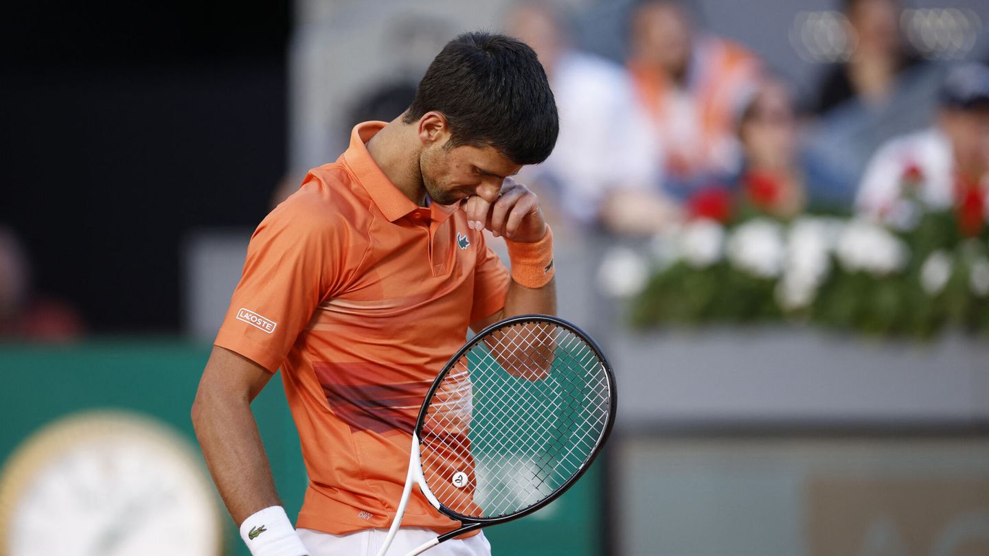 Djokovic se lamenta de un punto perdido. (Reuters/Isabel Infantes)