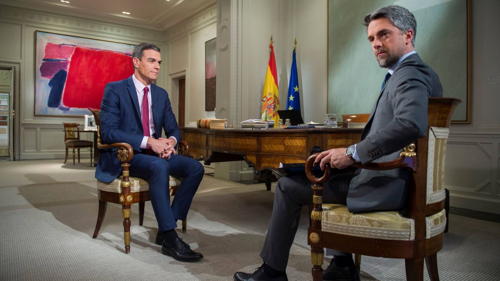 Foto: Pedro Sánchez, durante la entrevista con el periodista Carlos Franganillo en TVE, este 18 de febrero. (Borja Puig de la Bellacasa | Moncloa)