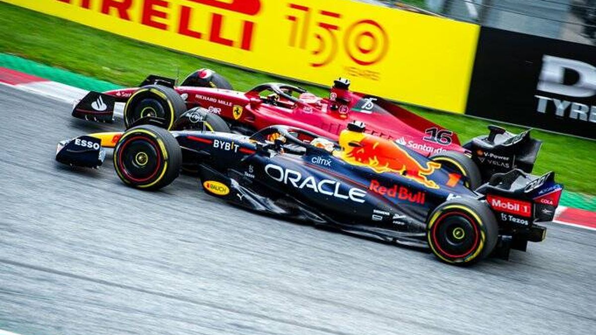 El gran cambio de Ferrari: de las 'peoras' con Fernando Alonso a las 'mejoras' con Sainz