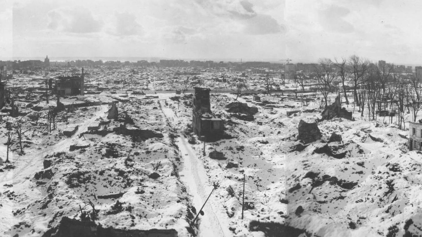 Imagen panorámica de Le Havre tras el bombardeo