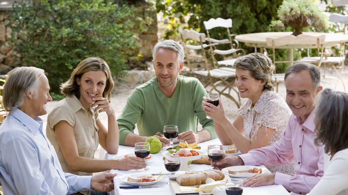 Nueve consejos para comer bien en familia (niños y abuelos incluidos)