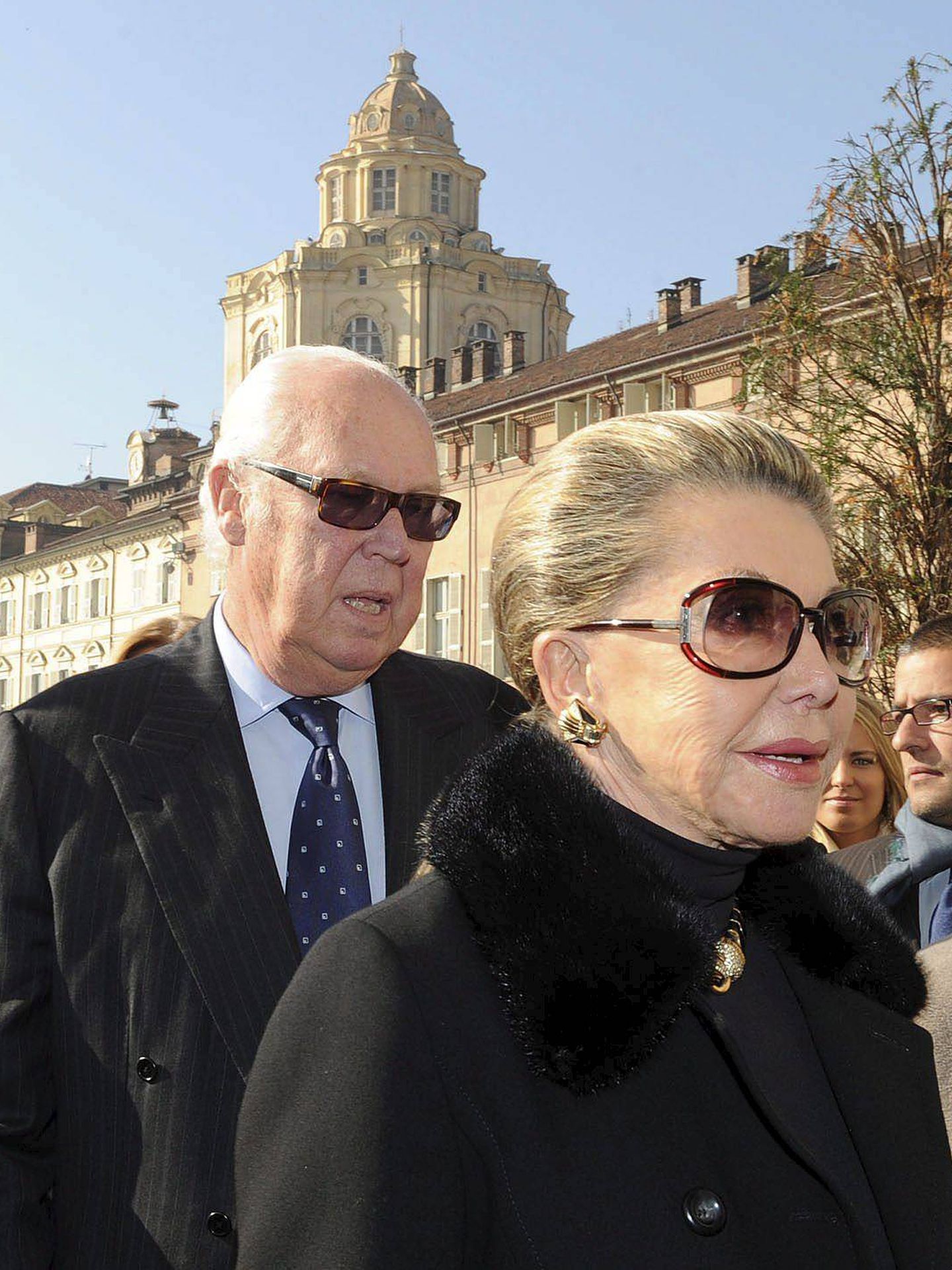 Víctor Manuel de Saboya y su esposa, Marina Doria, en 2010. (EFE/Alessandro Di Marco)