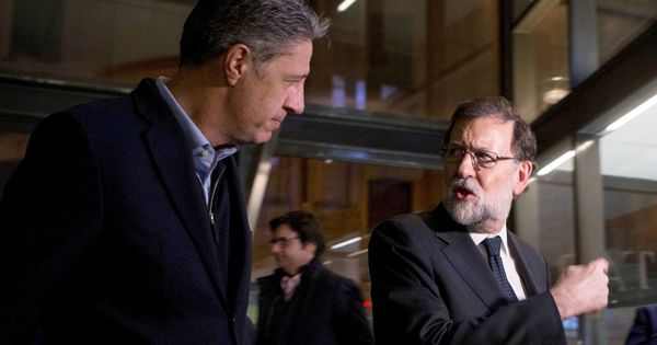 Foto: El presidente del Gobierno, Mariano Rajoy, junto a Xavier García Albiol. (EFE)