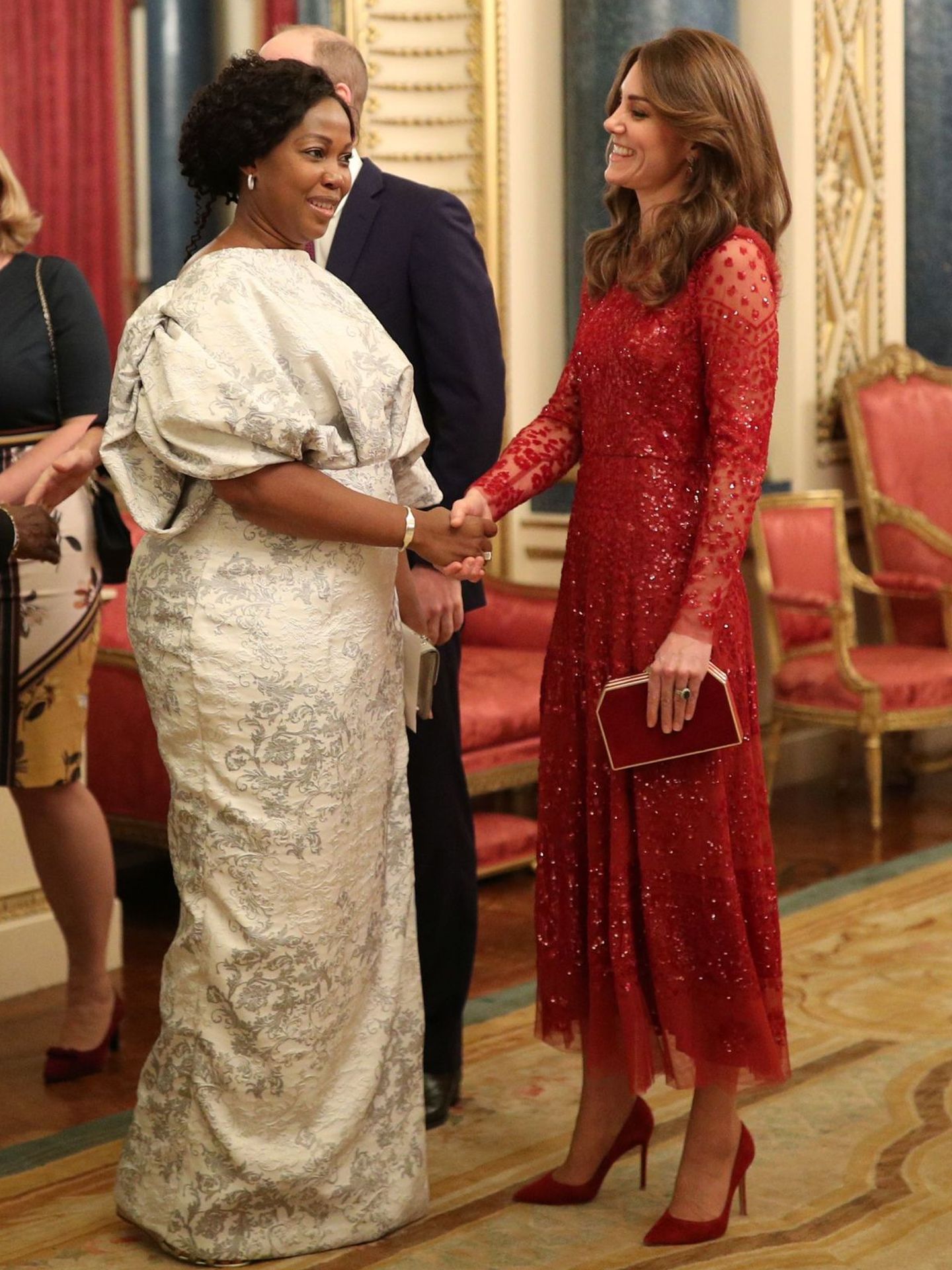 Kate Middleton, con un vestido rojo de Needle and Thread. (Reuters/Yui Mok)