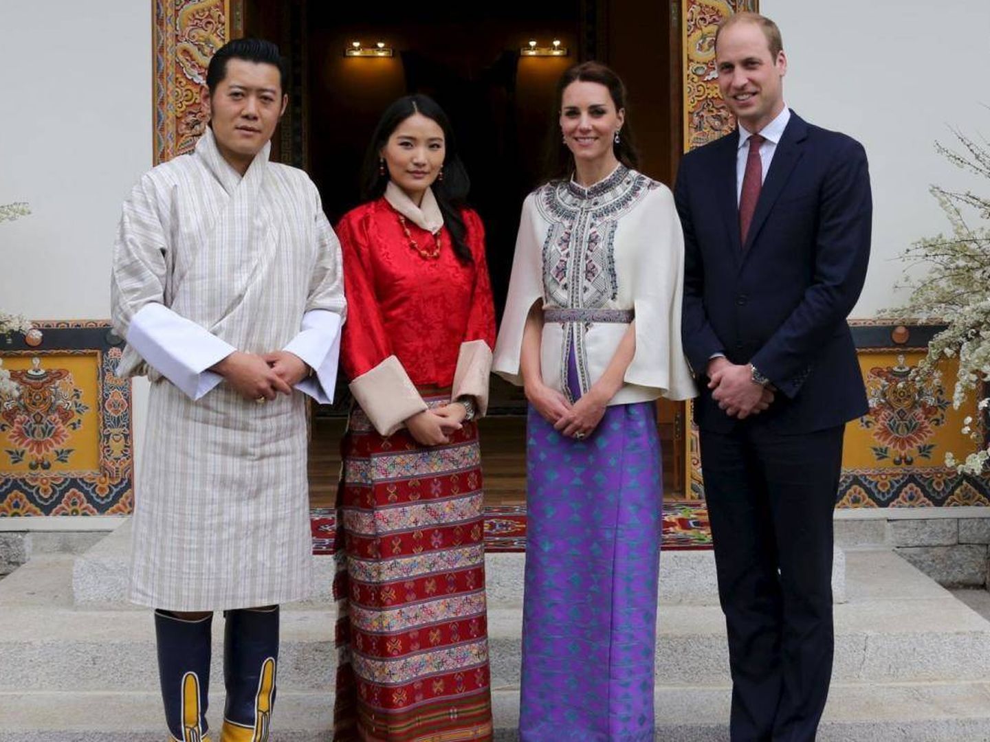 Los Cambridge, con los reyes de Bután en una imagen de archivo. (Reuters)
