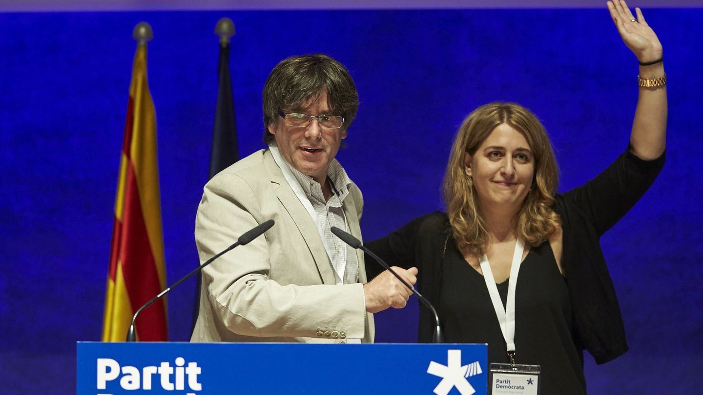 El 'expresident' Carles Puigdemont y la coordinadora general del PDeCAT, Marta Pascal.