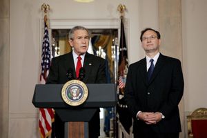 Bush elige a un juez conservador a ultranza para el Tribunal Supremo