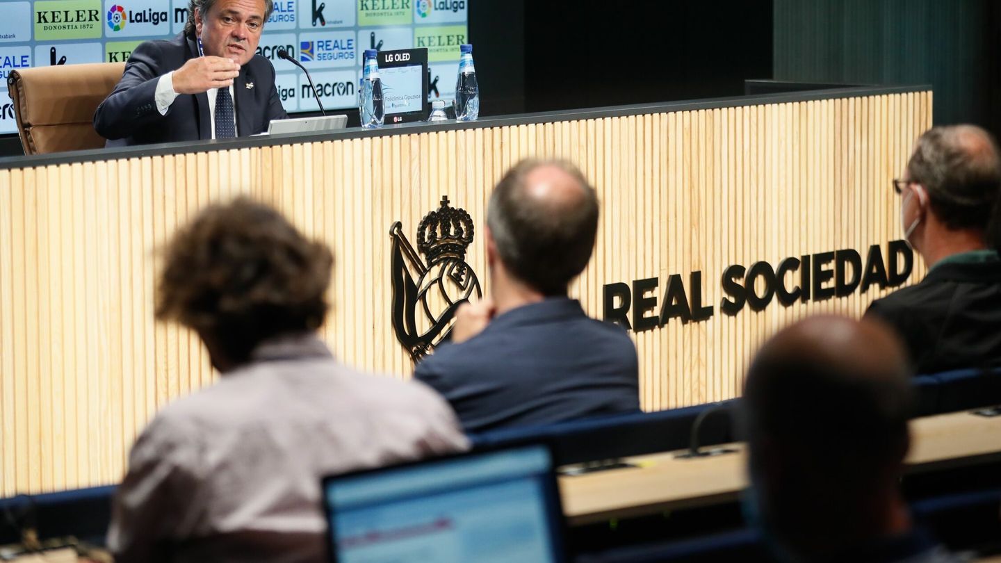 El presidente de la Real Sociedad, Jokin Aperribay, en la rueda de prensa de este viernes. (EFE)