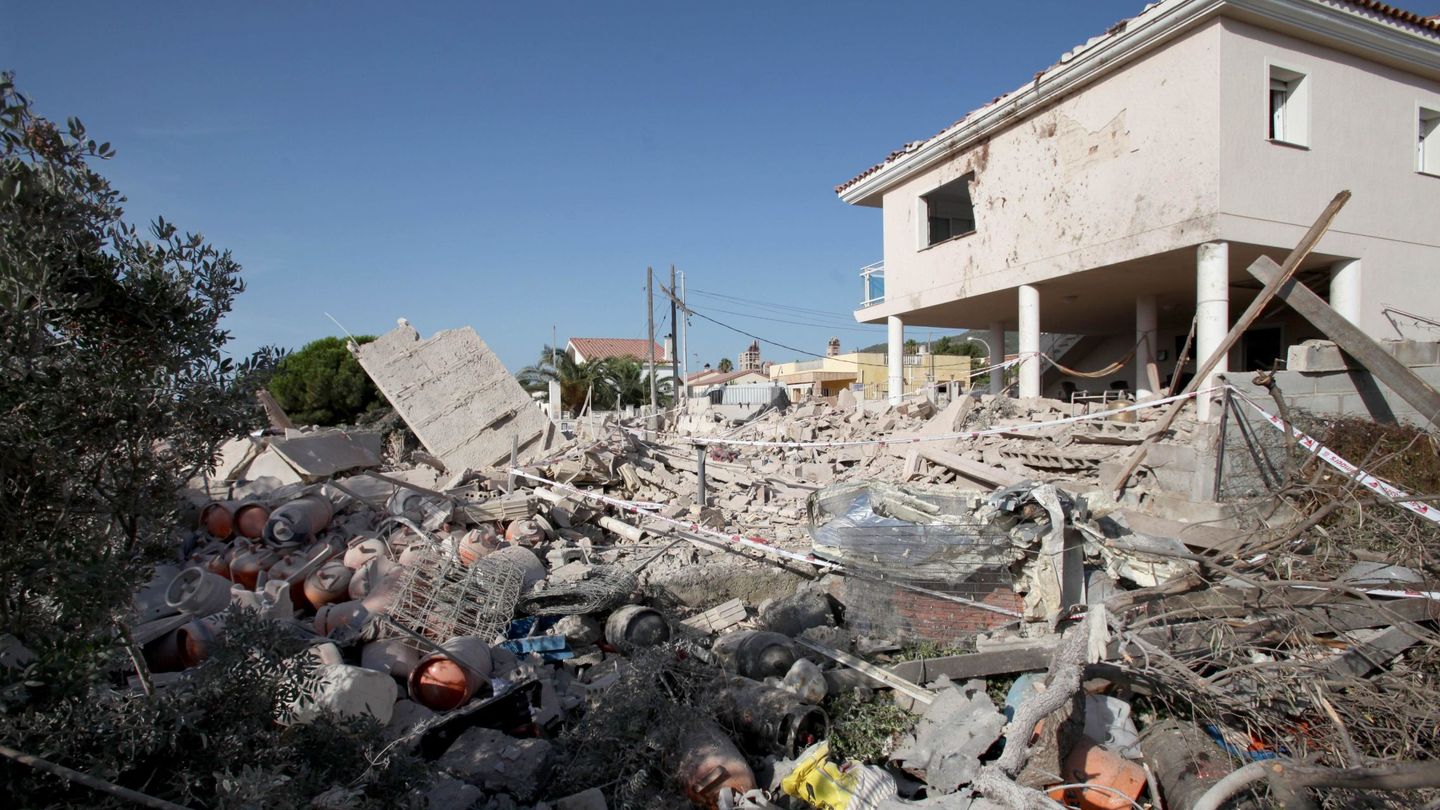 Explosión en la casa de Alcanar que los terroristas de los atentados del 17-A okuparon durante meses.