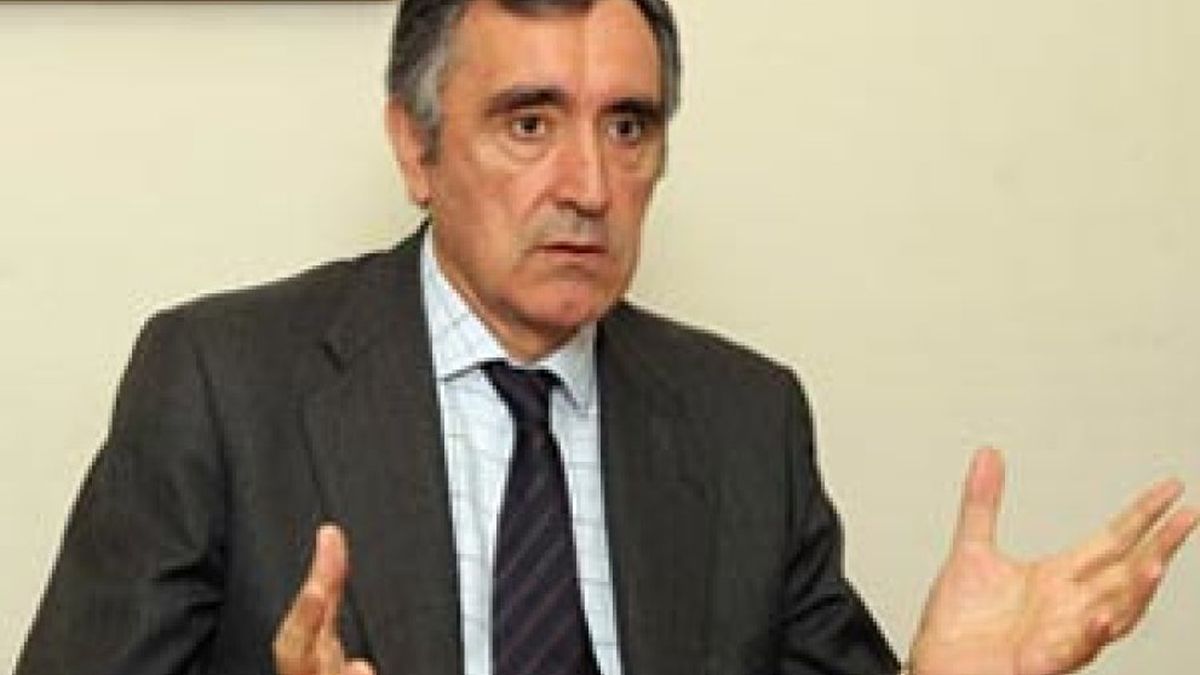 José María Castellano lidera a un grupo de inversores para dirigir Novacaixagalicia