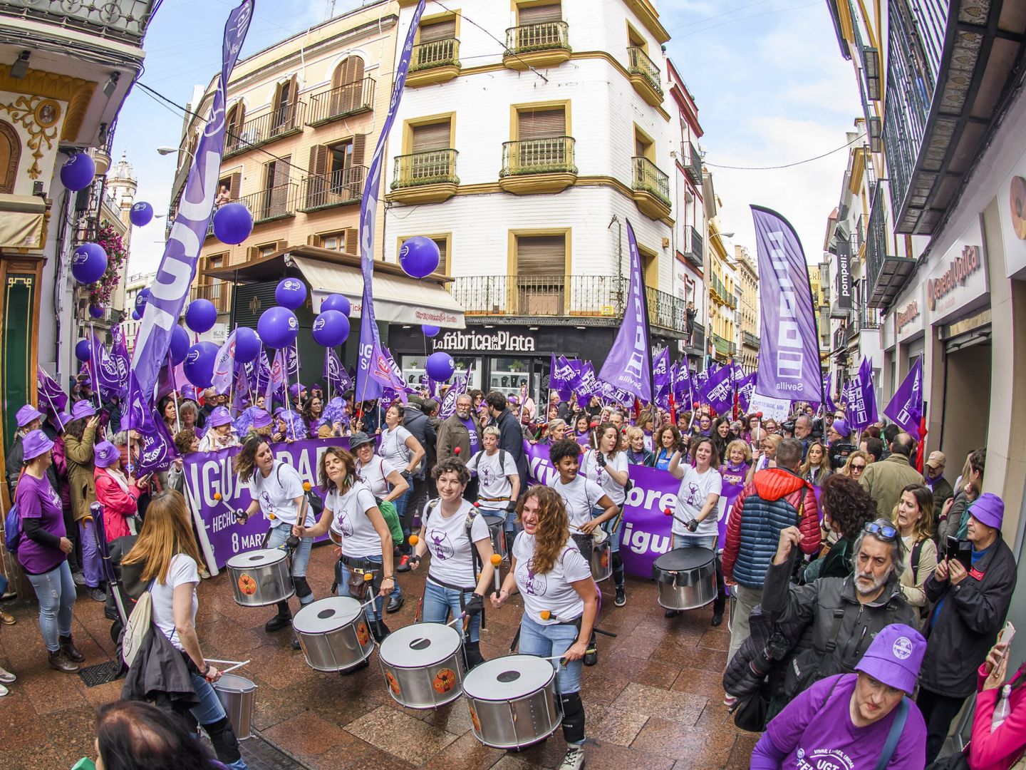 Manifestación hoy en Sevilla (EFE/Raúl Caro)