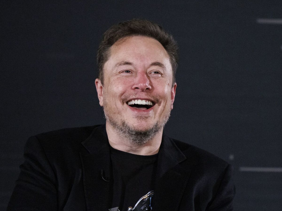Foto: Elon Musk saca a relucir su lado más irónico frente a OpenAI (EFE/Tolga Akmen Pool)