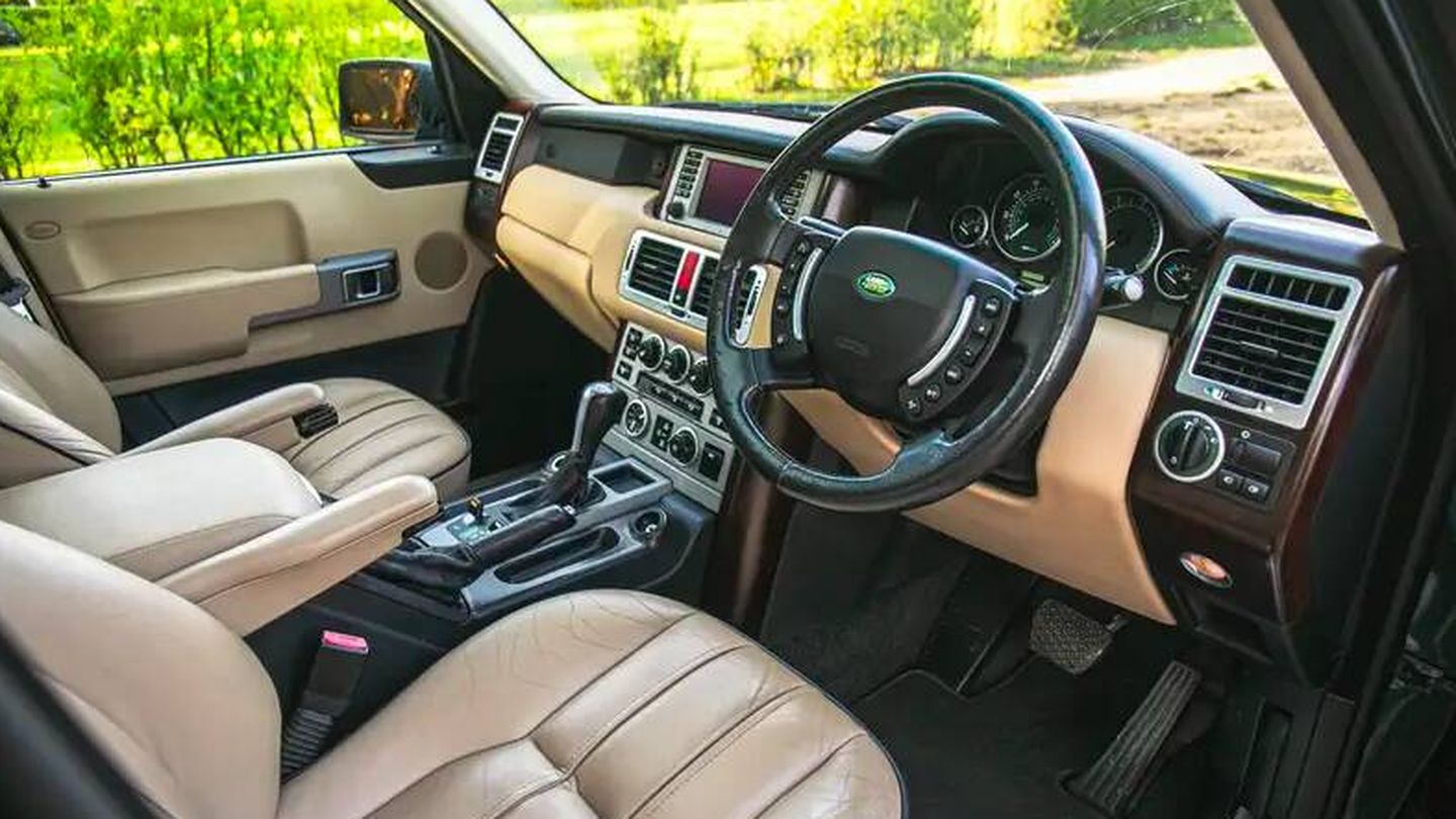El interior del Range Rover. (Iconic Auctioneers)