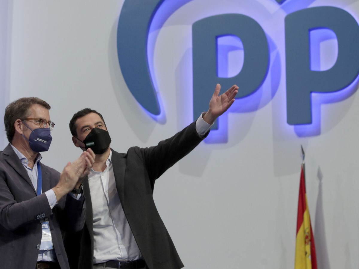 Foto: Feijóo y Moreno durante la celebración del Congreso del PP en Sevilla. (EFE/Julio Muñoz)