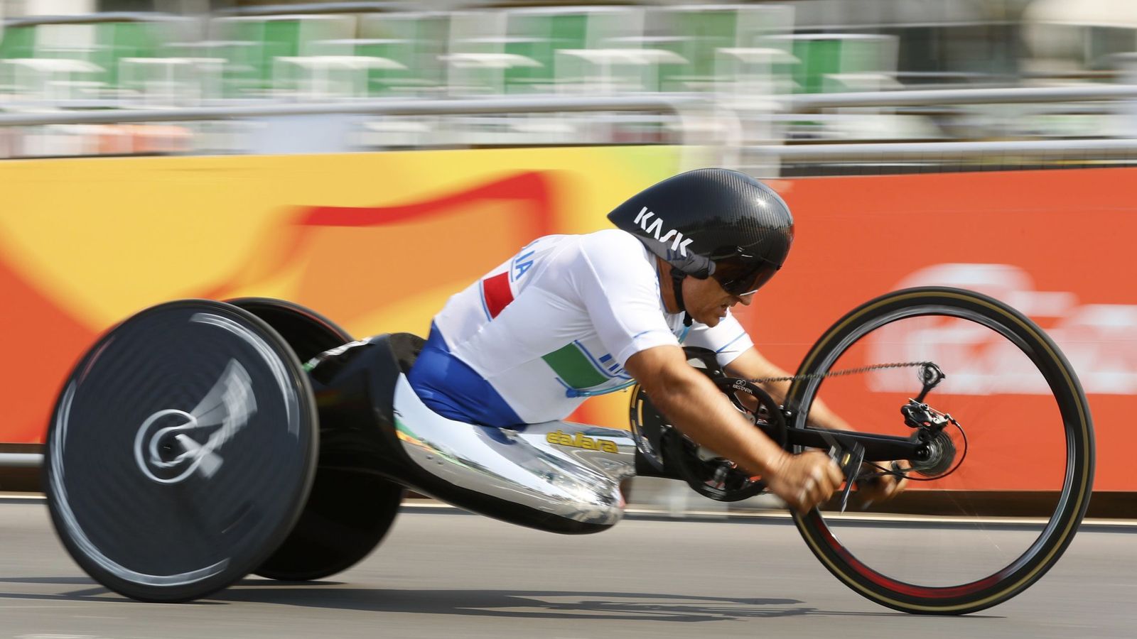 Foto: Zanardi en Río 2016 minutos antes de lograr un nuevo oro. (Jason Cairnduff/Reuters)