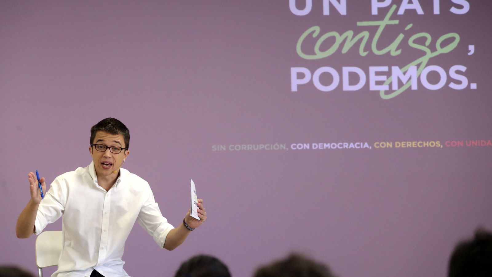 Foto: El director de campaña de Podemos, Íñigo Errejón, durante la presentación de los elementos centrales de la campaña de su formación para las elecciones generales del 20-D. (EFE)