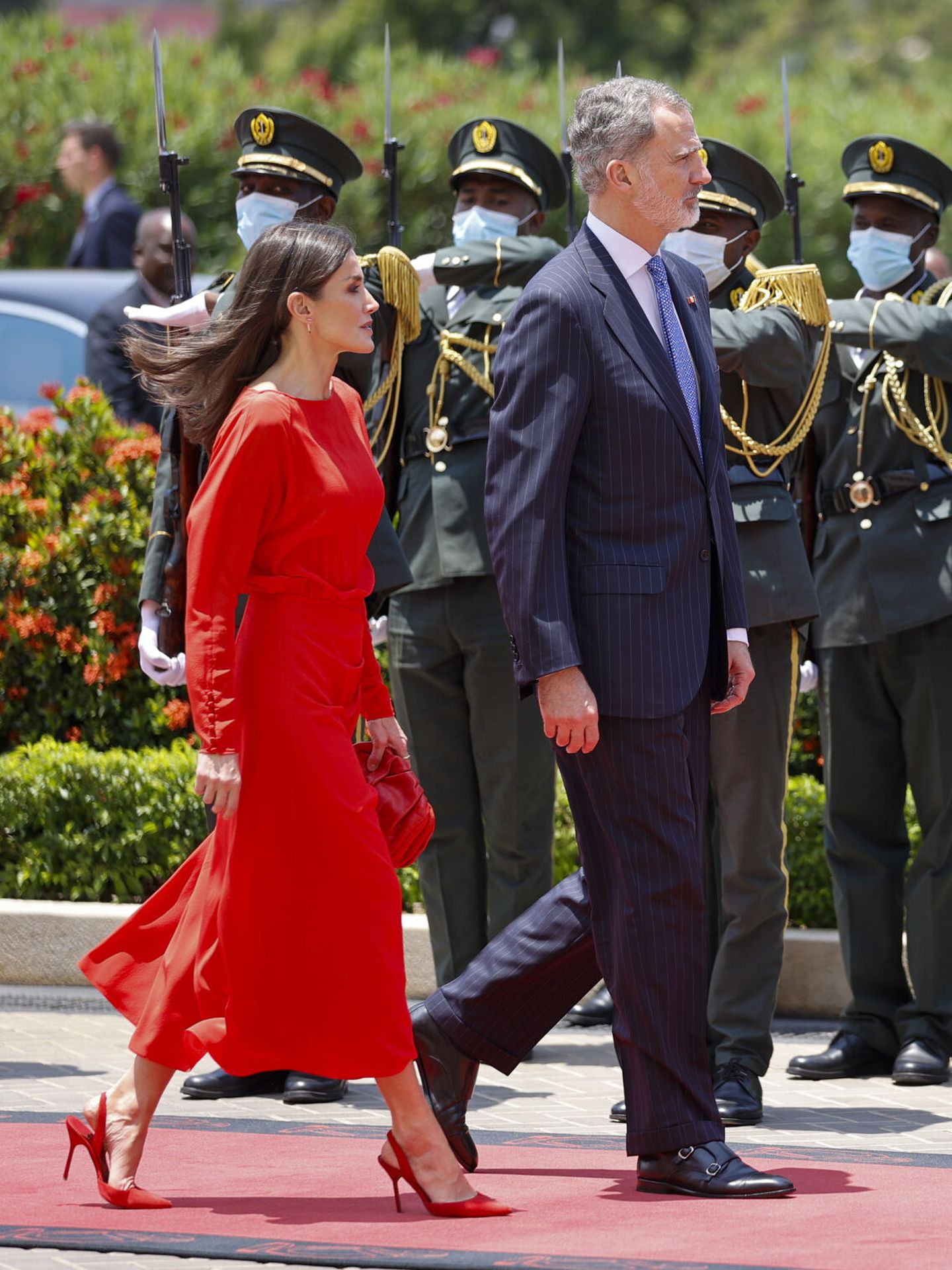 Los Reyes, en una visita de Estado a Angola. (EFE)